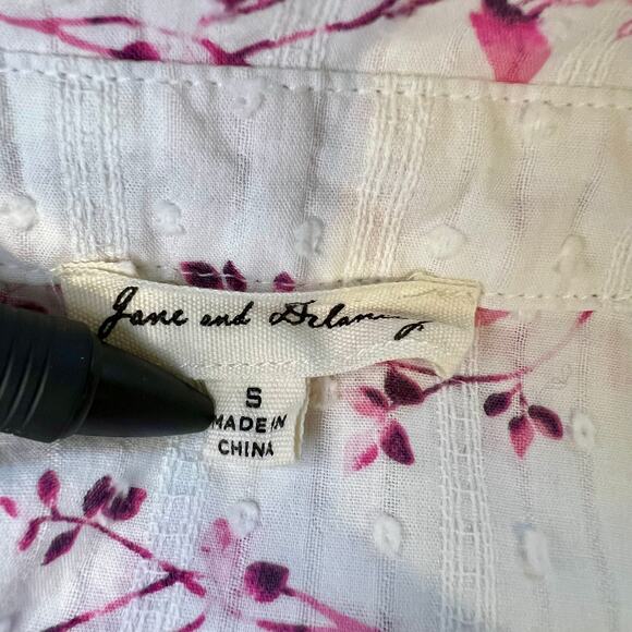 Jane and Delancey Women’s Bird Print Button Up Shirt Size S - Picture 4 of 4